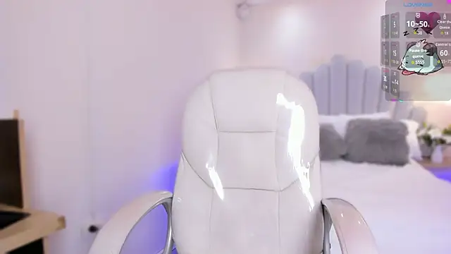 Aishellyng18_ webcam