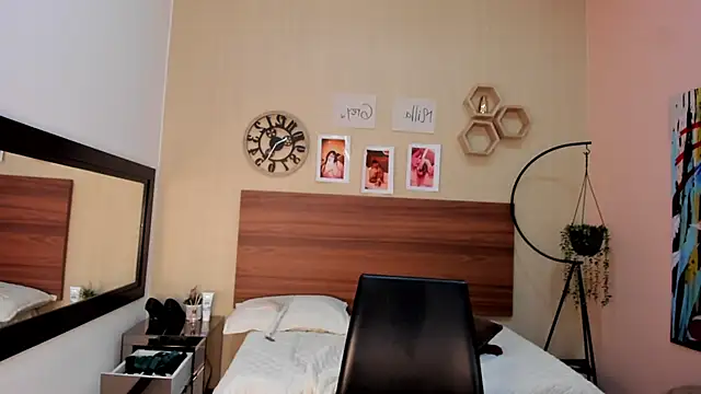 MillaGrey webcam