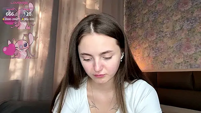 LoraDavi live cam on StripChat