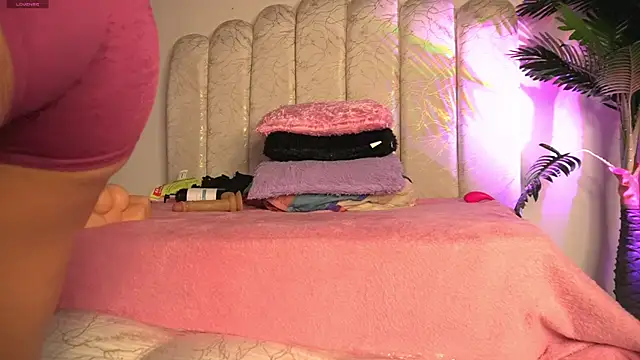 pocahotass_11 webcam