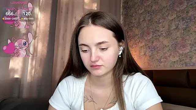 LoraDavi live cam on StripChat