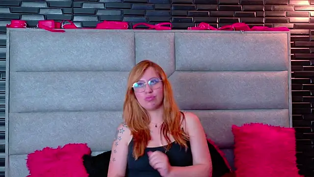 Lola_scott live cam on StripChat