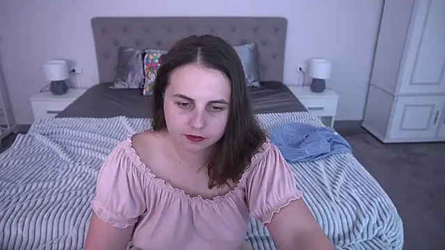 mikafoxy - MikaFoxy's free webcam - UK Sex Cams