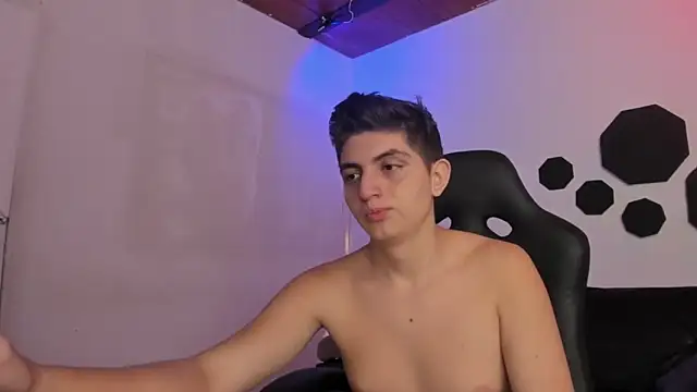 atilaepic live cam on StripChat