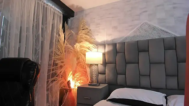 CarolineFyre webcam