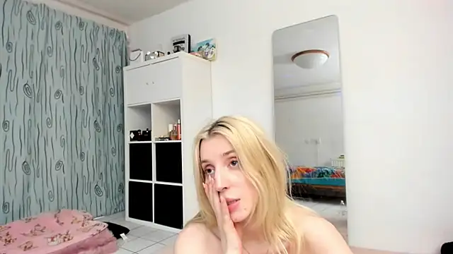 KenzieDawton live cam on StripChat