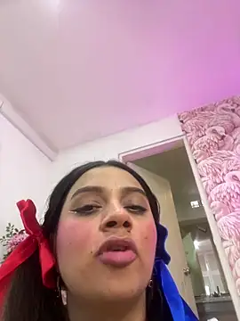DulceQueen1 live cam on StripChat