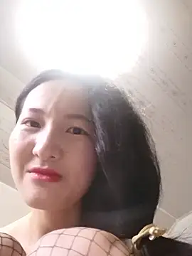 YO-yo-01 live cam on StripChat