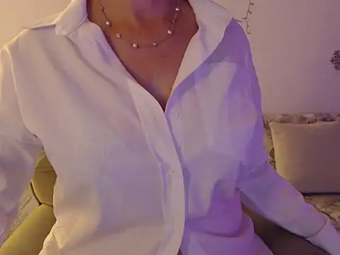YourfantasyGiuly live cam on StripChat