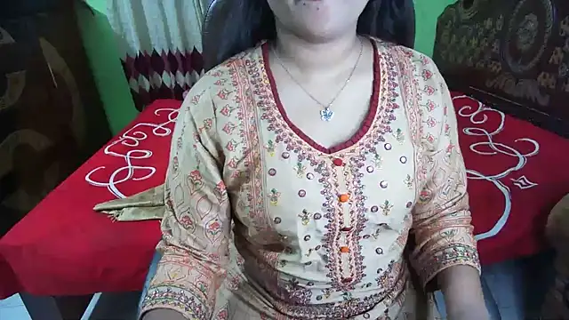 BengaliQueenStar live cam on StripChat