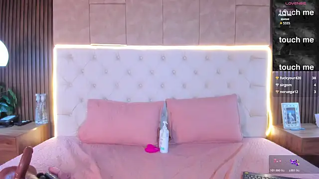 Amelia_Rossetti live cam on StripChat