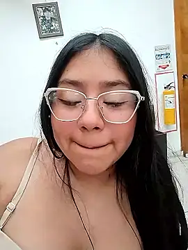Amber_Herrera live cam on StripChat