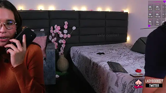 kathieandpovcock1 live cam on StripChat