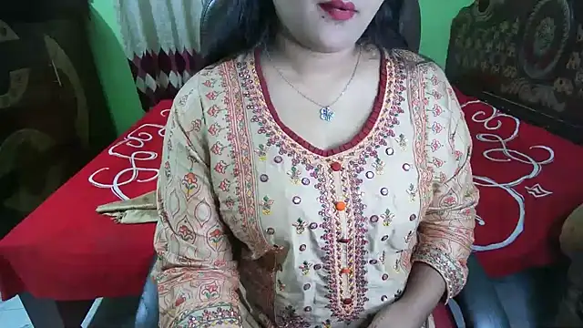 BengaliQueenStar live cam on StripChat
