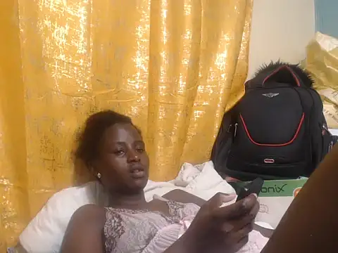 Sexxy-skinny webcam