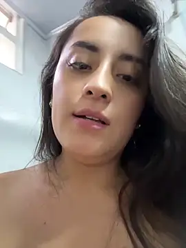 Antonella_Julieta live cam on StripChat