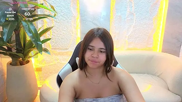 roxan1_tp live cam on StripChat