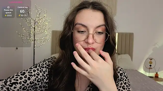 real_cutie1 - Real_cutie1's free webcam - UK Sex Cams