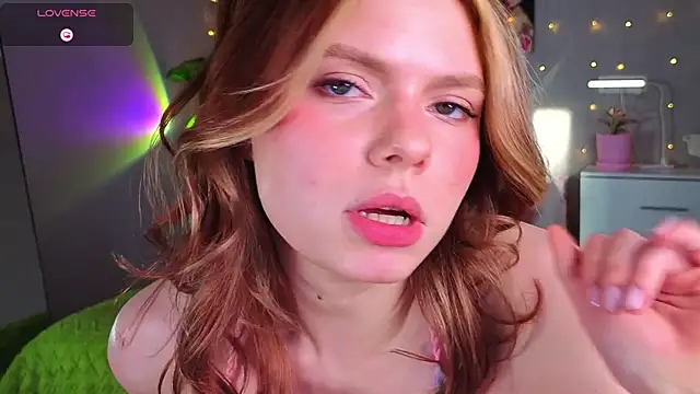 Red__Candy live cam on StripChat