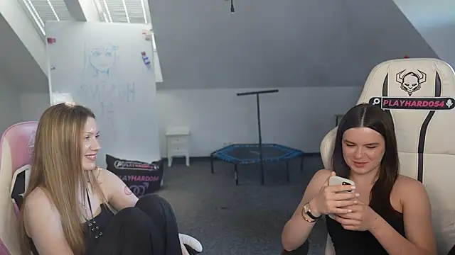AriaAstra live cam on StripChat