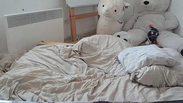 CeriseLapine webcam