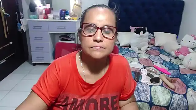 pervert_mommy_ live cam on StripChat