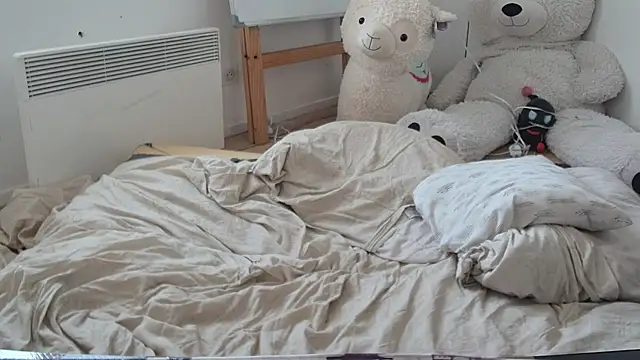 CeriseLapine webcam