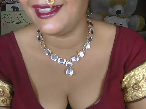 hotee_bhabi (F young) - Boobs show in 2 minets