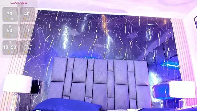BustyGlow live cam on StripChat