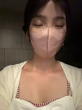 gougou13 live cam on StripChat