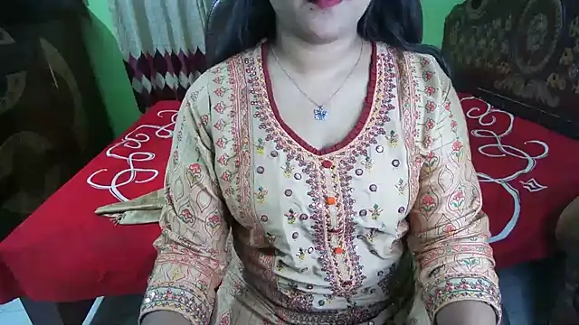 BengaliQueenStar live cam on StripChat