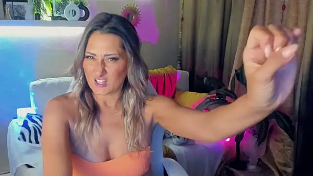 SarahAlluring webcam