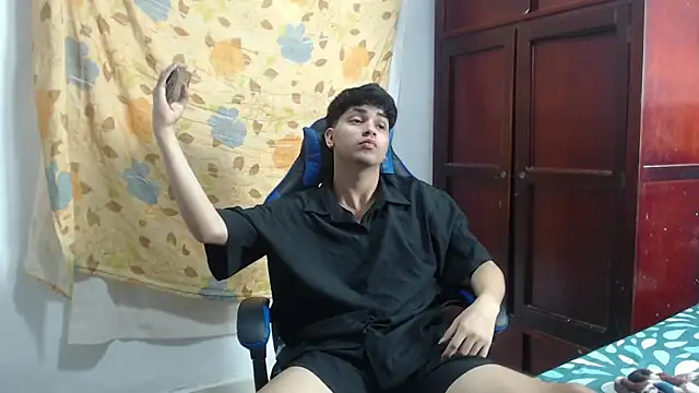 alice_julls webcam