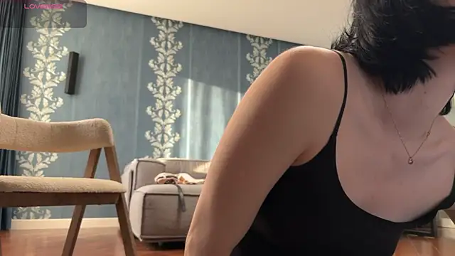 E1ara live cam on StripChat