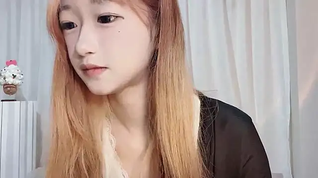 qingqing_love2025 live cam on StripChat