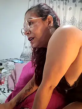 Scarlet_curly8a live cam on StripChat