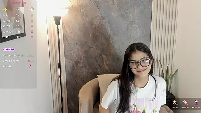 alina_sauvage live cam on StripChat