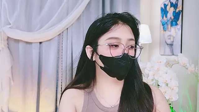 Chan_Chann live cam on StripChat
