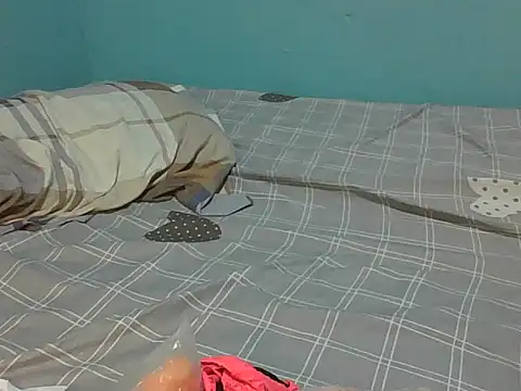 sexy-slut1 live cam on StripChat