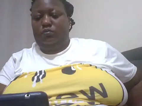 fat_ebonyqueen live cam on StripChat
