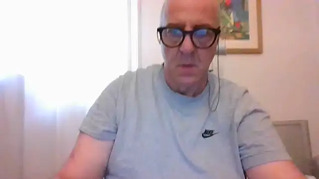 ANONIMO7735 webcam