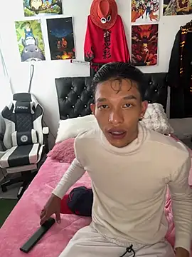 TommyGun_22 live cam on StripChat
