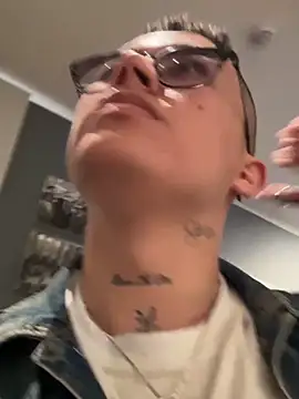 Kurtxxx22 live cam on StripChat