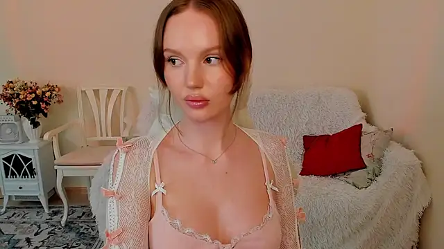 MishkaMe webcam