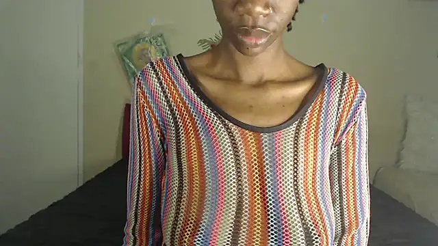 Blacktittiex02 live cam on StripChat