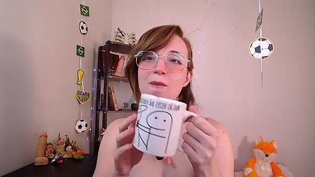 Elise_Nyx webcam