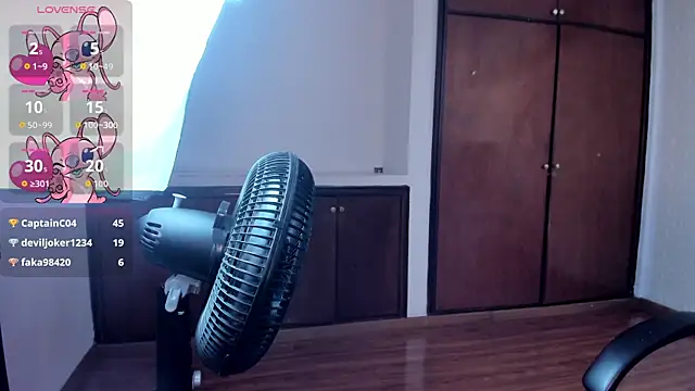 Caroline_Millerr webcam