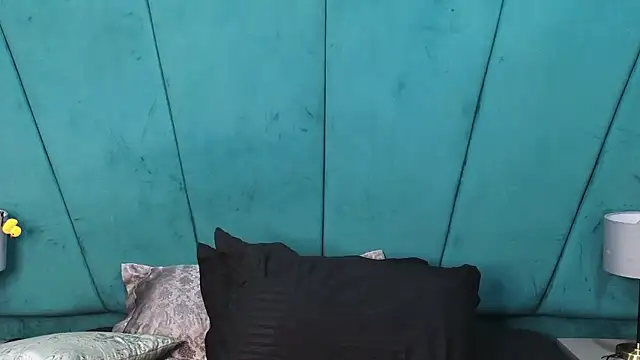 Aaron_Eze live cam on StripChat