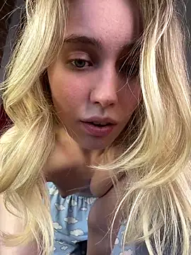 LovelyMiu webcam