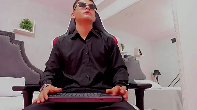 DylanRoyce_ webcam